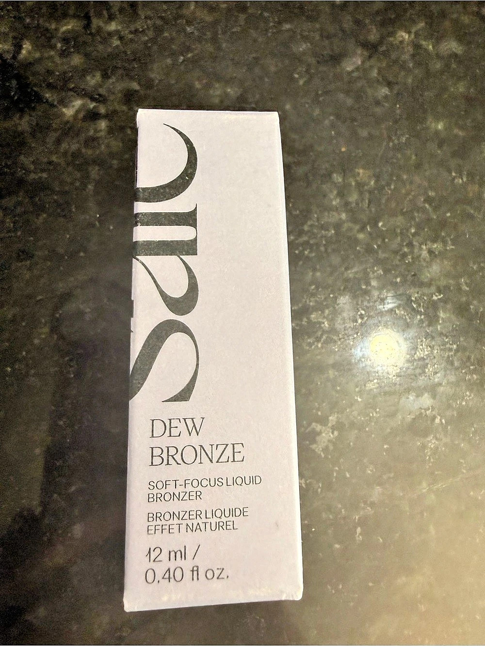 Saie Dew Bronze Soft-Focus Liquid Bronzer Salt NWT - Picture 3 of 4